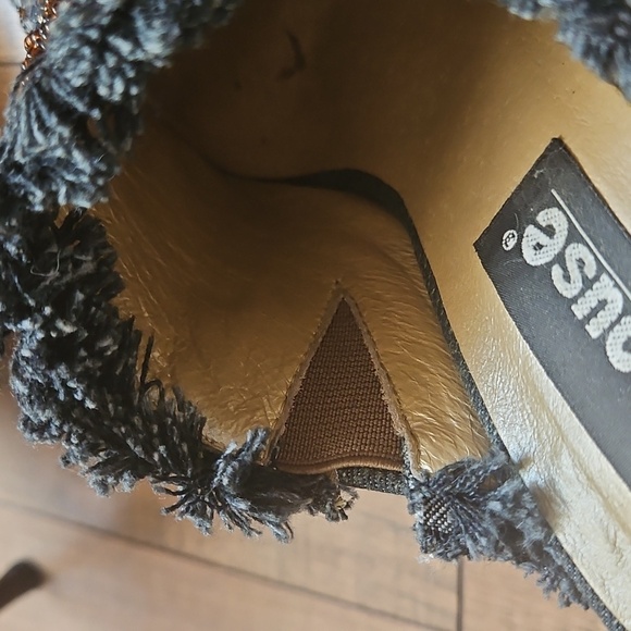 Dollhouse Fergie Denim Beaded 4.25" Heel Mules Size 7 - Picture 15 of 16